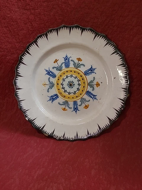 ANCIENNE ASSIETTE EN FAIENCE 18eme ? 19eme ? A identifier