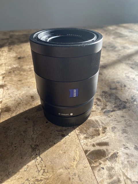 Sony Zeiss Sonnar T* FE 55mm F1.8 ZA Lens