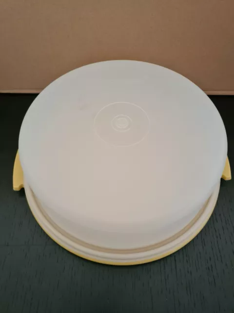 Tupperware Round Pie / Cake Taker With Lid Gold Base VINTAGE Food Storage 2