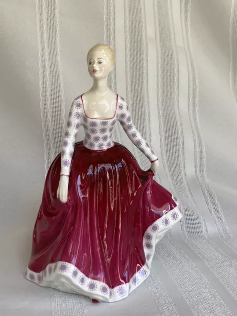 Royal Doulton Figurine Ladies:  Fiona HN2694 Porcelain Bone China England