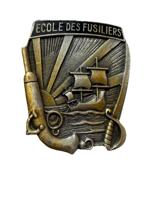 Guide des insignes des bâtiments de la Marine Nationale de 1936 à 1970 8e fascicule