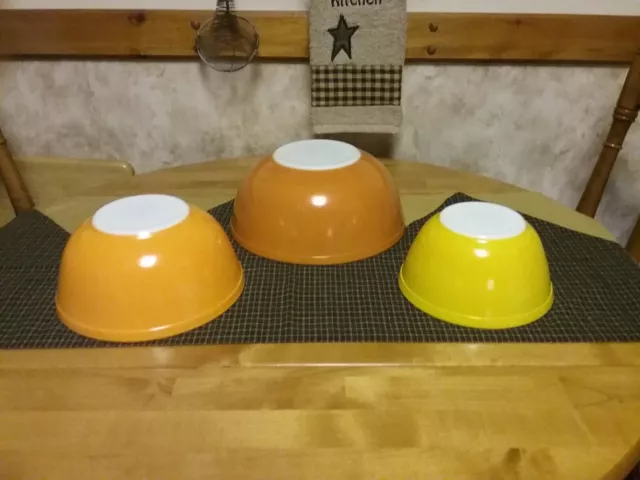 Vintage Pyrex Citrus Mixing Bowls  #401, #402, #403 Great Condition