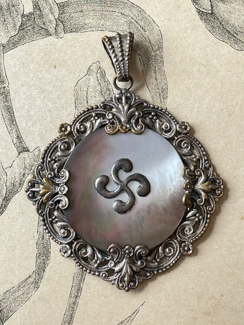 Pendentif Souvenir Pays Basque Croix & Nacre Métal Argenté - Occasion