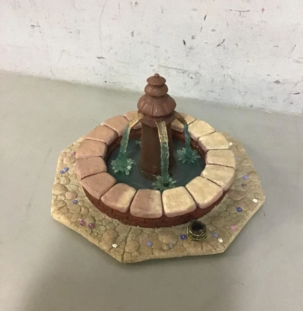 DISNEY WDCC BEAUTY and the Beast Belle Fountain 10th Anniversary £81.47