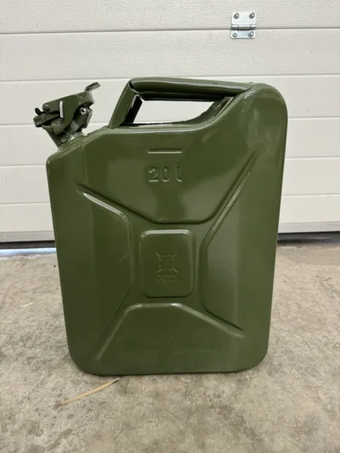 20 Litre Metal Fuel Jerry Can (Green) - Diesel / Petrol / Oil / Water / Gas
