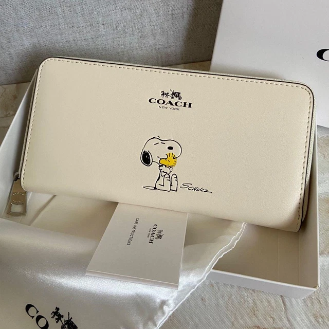Snoopy Coach Long Wallet White
