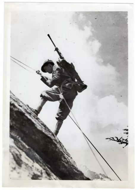 1939 Italian Alpini Alpine Soldier Carrying Machine Gun up Mountain News Photo