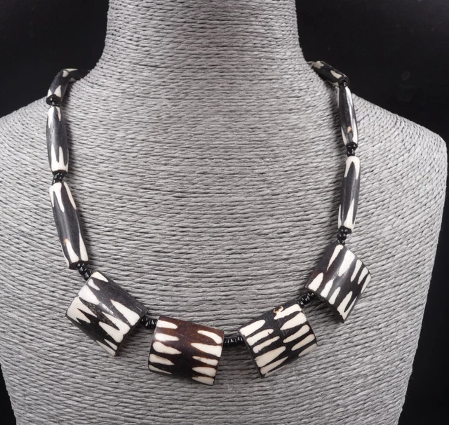 Collier Ethnique Africain En Os Avec Décor De Spirales - Ivoire - Occasion