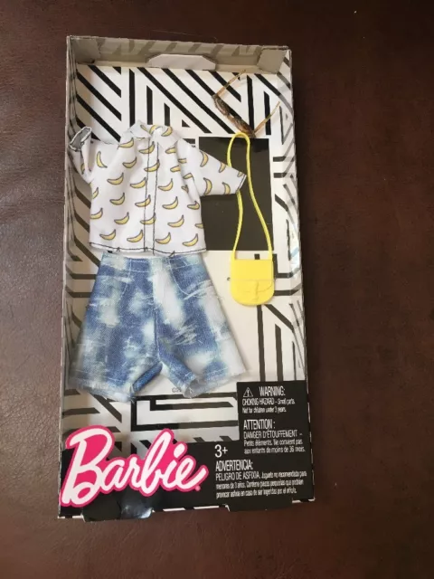 Barbie Complete Look Fashion Pack Banana Print Top Shirt Jean Shorts Sunglasses