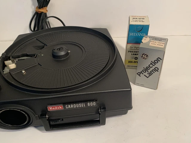 Proyector de diapositivas Kodak Carousel 600 con 2 bombillas adicionales cable caja probada