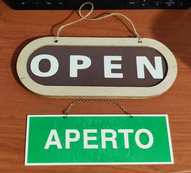Cartello Italiano Per Attività Cartello Aperto/Chiuso In Plexiglass Nero Con Catena E Ventosa - 17,5x6,5 Cm - Ideale Per Negozi E Bar Plexiglass Crilux