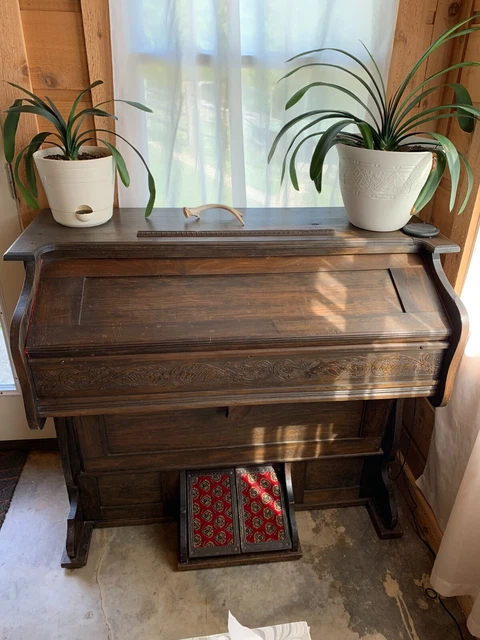 Shipman Pump Organ