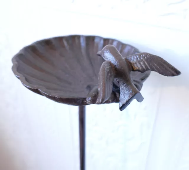 Gartenstecker Vogeltränke Vogelbad Futterschale Muschel Gusseisen Antik Nostalg