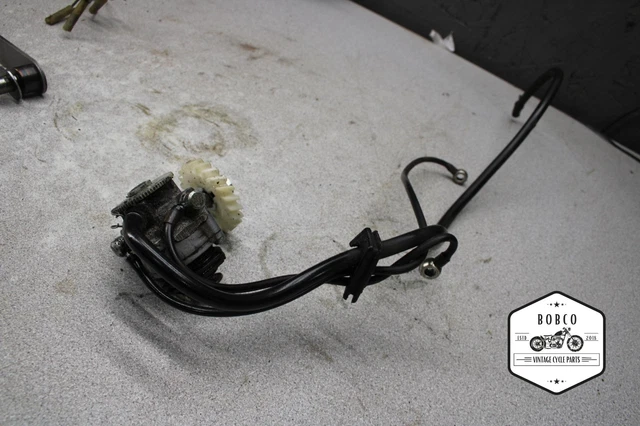 1972 Yamaha R5C 350 ENGINE MOTOR OIL PUMP U6-6304.KN