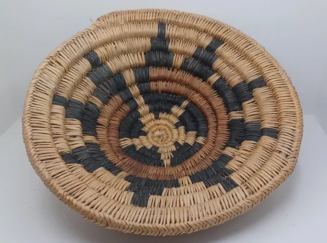 Antique Navajo Basket, Trad. Native American Wall Hanging Basket Art / Dec