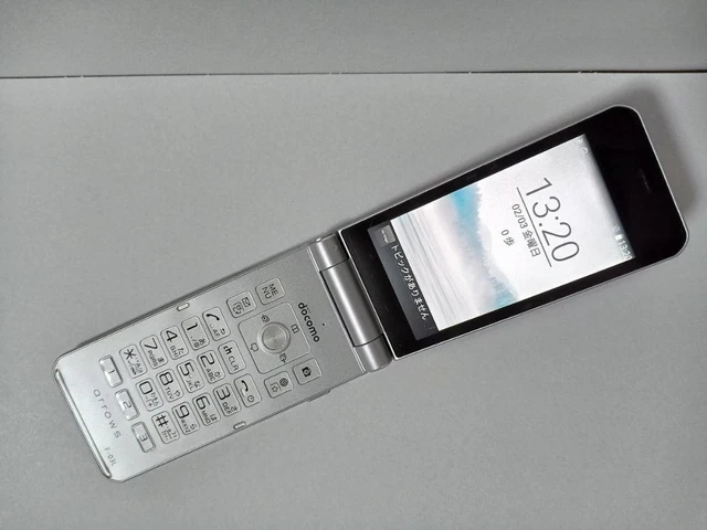Fujitsu Arrows NX9 F-52A Dati tecnici di telefono cellulare