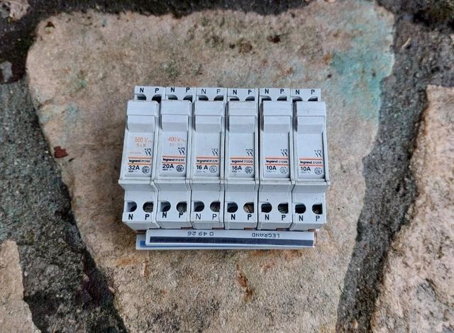 Disjoncteur Automatique Finder Traceur AC Circuits/fusibles, Prise