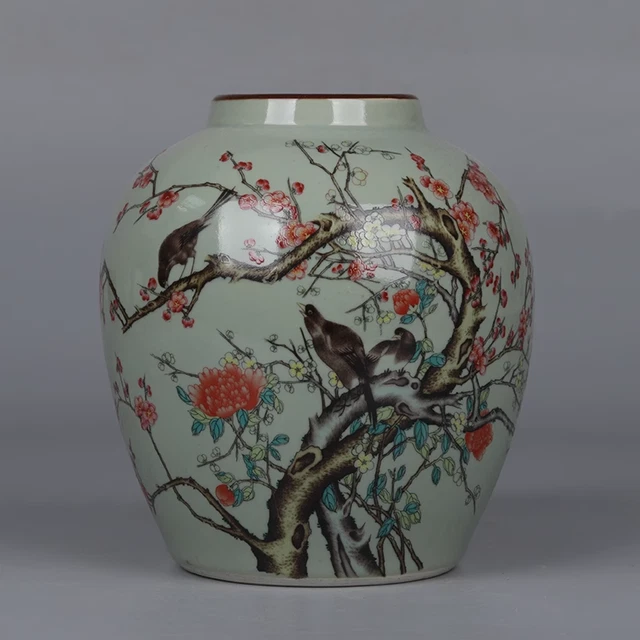 China Qing Dynasty Freehand Sketching Famille Rose Porcelain Flowers Bird Pot