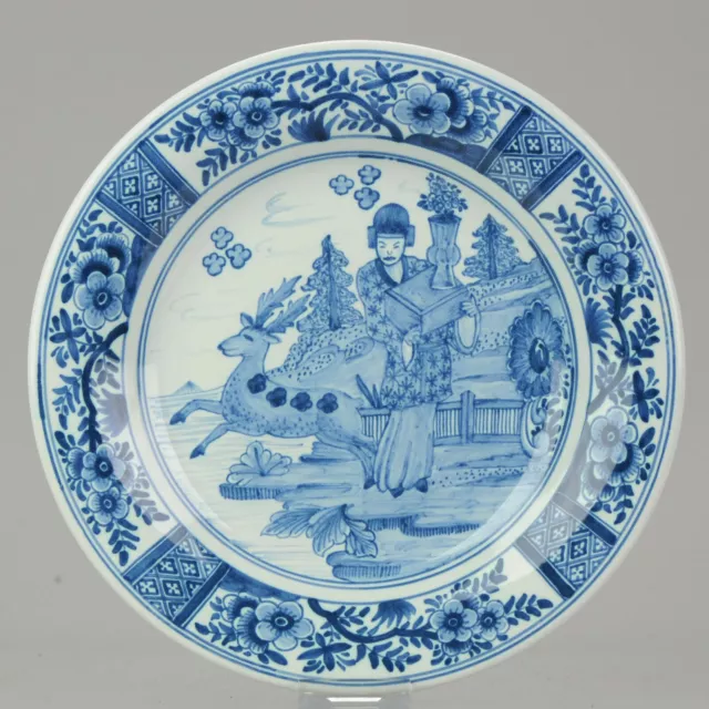 20th century Dutch Delftware Plate with A Chinese porcelain decoration