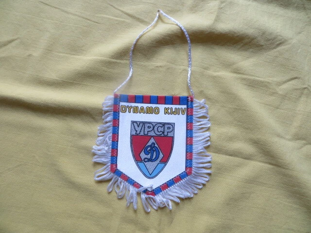 Fanion Vintage Foot Dynamo Kiev – Décoration Murale Rétro Pour Supporter