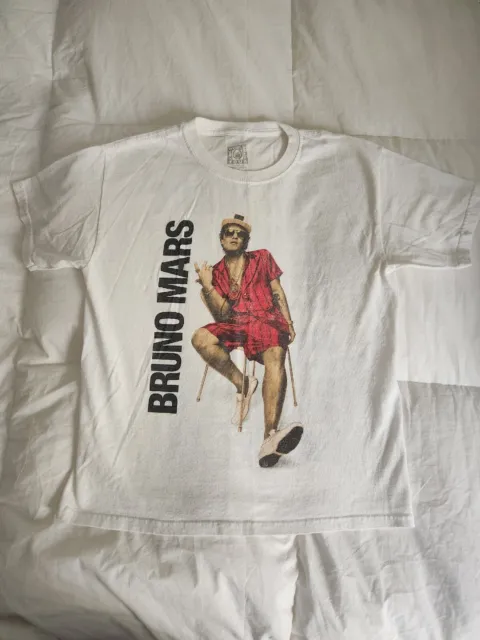 Bruno Mars 24K Magic World Tour 2017 Concert T-Shirt Size med