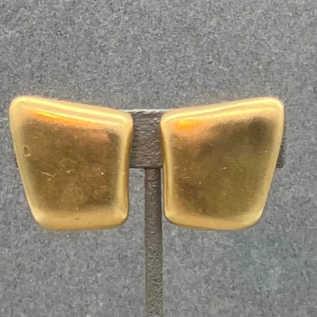 Ben-Amun Clip On Earrings As Is Gold Rounded Trapezoid Classic Retro Vintage Ben-Amun Clip On Earrings As Is Gold Rounded Trapezoid Classic Retro Vintage