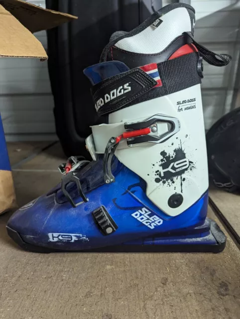 sled dogs snow skates size 8