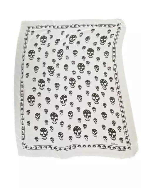 Alexander Mcqueen Classic Silk Blend Skull Scarf In Ivory/Black