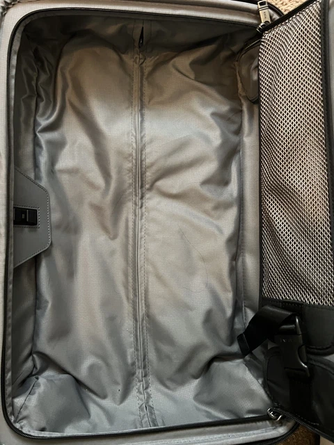 Tumi Alpha 3 International  4-Wheeled Carry On - Castle Gray Grey Expandable 3