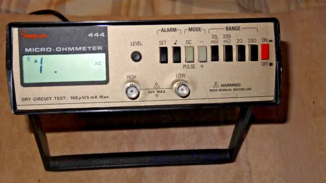 Powers on UNTESTED SIMPSON 444 MICRO-OHMETER/ DRY CIRCUIT TEST: 100 pV/5 mA Max.