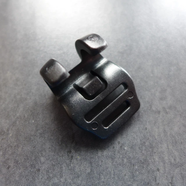 Hochwertige Doppelkralle Zeltstangenclips - bis zu 8,5 mm Stangen - Campingzelt - 10er-Pack 2