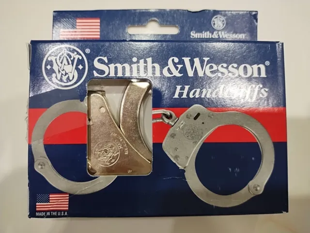 20 !!!  New Smith & Wesson Model 100 Handcuffs Nickel