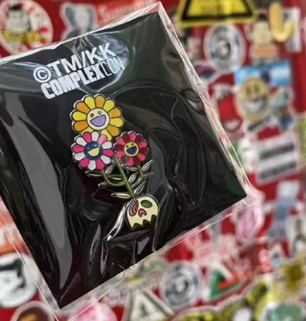  Takashi Murakami Kaikiki Strap Flower Keychain Pin Badge :  Hobbies