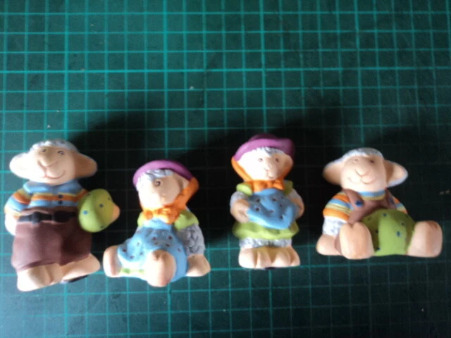 16 x Blumenstecker 4 versch. Schäfchen (4 x 4 St.) aus Terracotta ca. 5 cm hoch