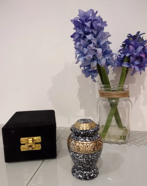 Urna cremazione funebre per ceneri memoria umana gettone memoriale ottone metallo
