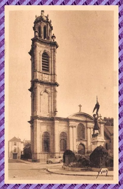 CPA - LANGRES - Eglise St Martin et statue Jeanne d'arc