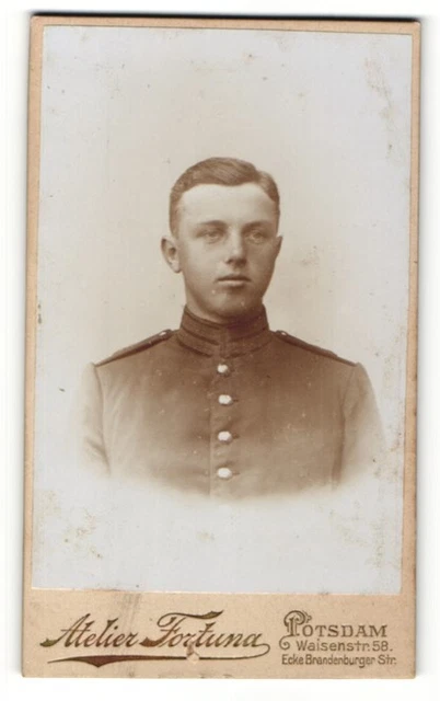 Fotografie Atelier Fortuna, Potsdam, Portrait Soldat in Uniform