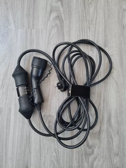 GENUINE VOLVO EV Charger charging cable UK Plug Home/Office Portable 7