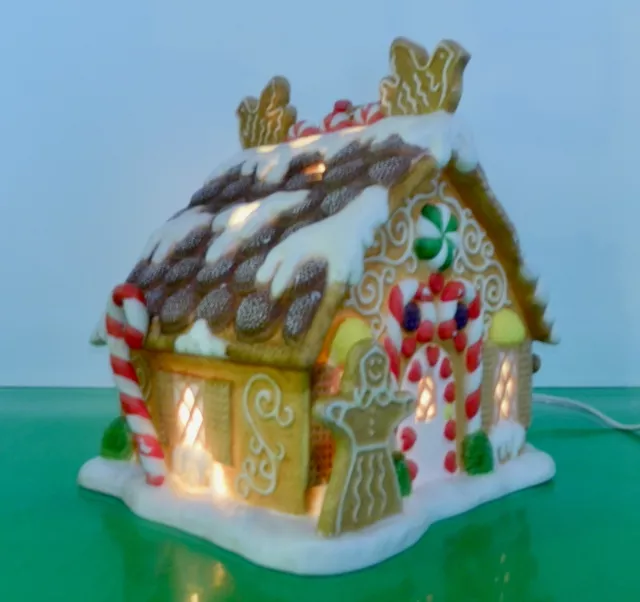 Partylite GINGERBREAD TEALIGHT HOUSE P7304 Candle Holder Christmas Candy Canes