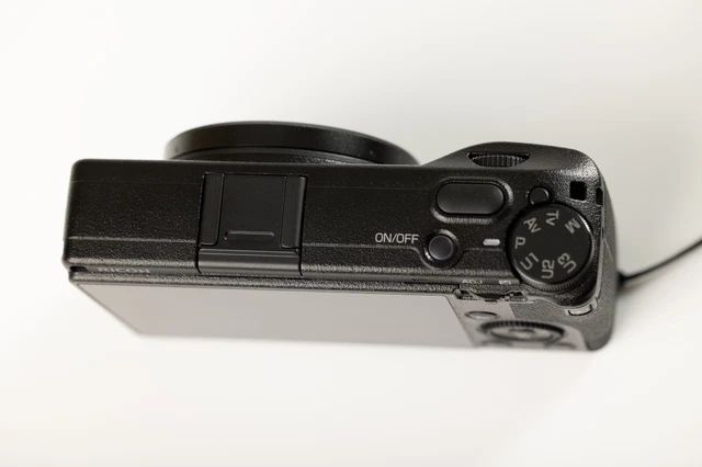 Ricoh GR IIIx Compact Digital Camera (MINT! barely used) Free case included! 8