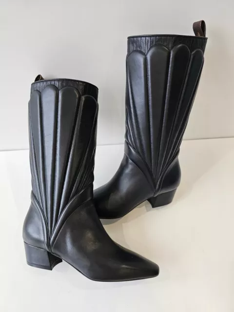 Shop Louis Vuitton 2022-23FW Monogram Plain Toe Suede Shearling Boots Boots  (1AACIQ, 1AACHW) by Parrot's