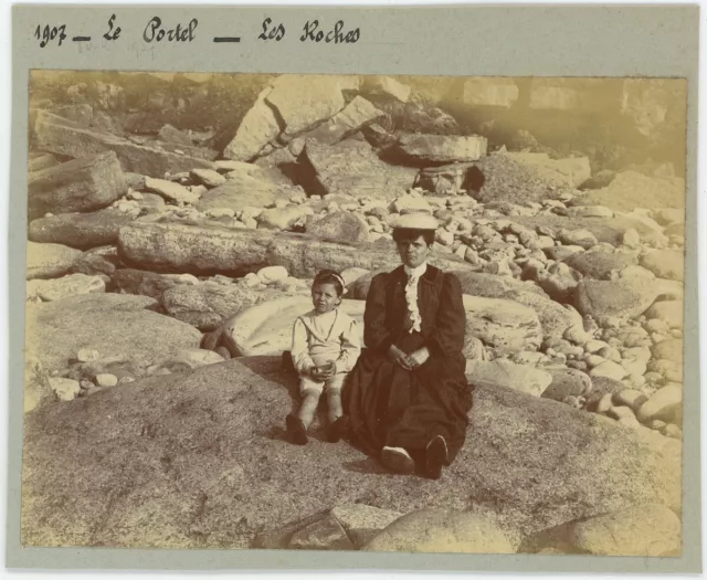 Le Portel (Pas-de-Calais). Sur les rochers. Citrate 1907.