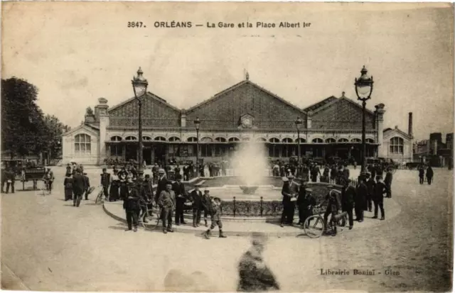 CPA ORLÉANS-La Gare et la Place Albert (264781)