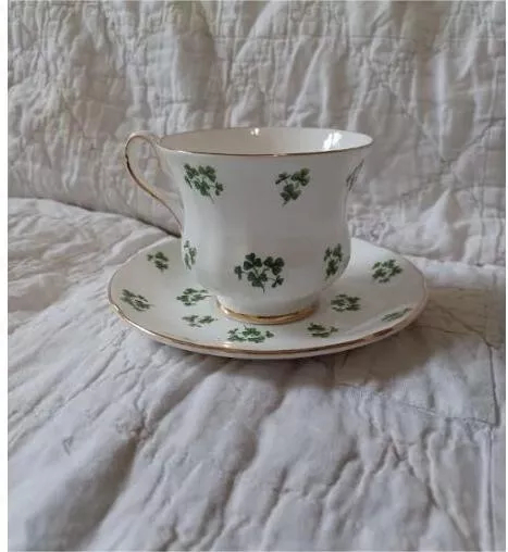 Royal Grafton Fine Bone China Tea Cup & Saucer Set England Green Shamrock Floral