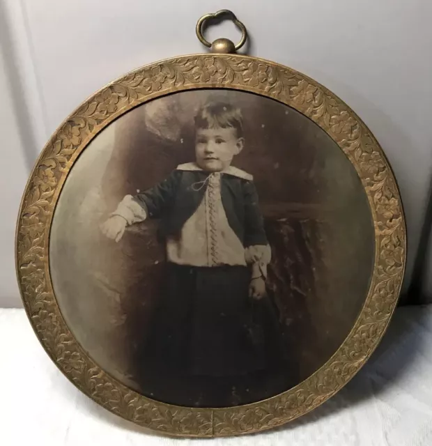 6” Fancy Oval Metal Picture Frame Young Child W Period Dress Purse Photo On Tin