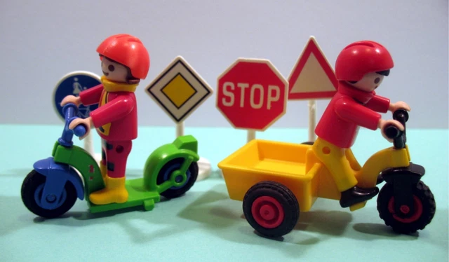 PLAYMOBIL VINTAGE CITY enfant fille vélo jaune tricycle set 3359 3596 de 1982 #2 EUR 4,50 - FR