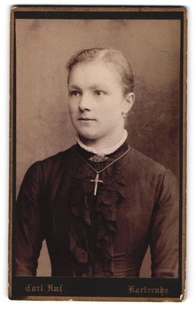 Fotografie Carl Ruf, Karlsruhe, Amalienstrasse 26, hübsches junges Mädchen im s