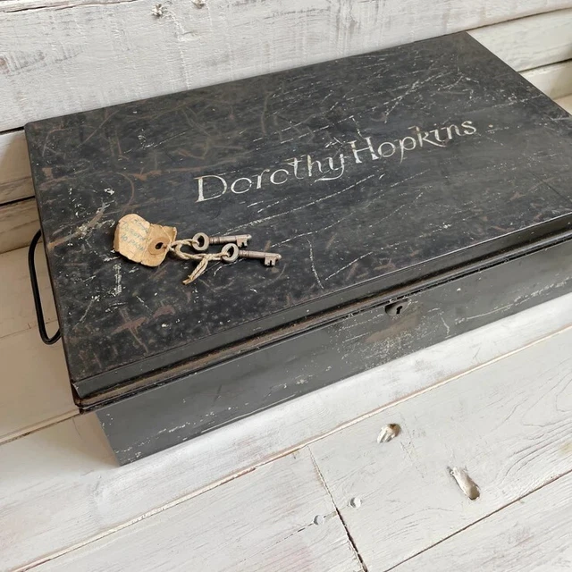 Caja de escritura antigua de Dorothy Hopkins con llaves