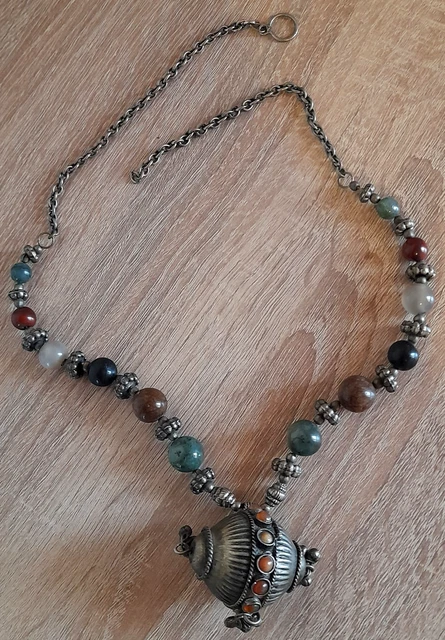 Collier ras du cou Médaillon ethnique argent Liberty rouge - Titou va bien