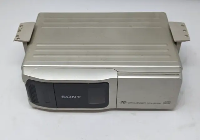 SONY COMPACT DISC 10 CD CAMBIO AUTO CDX-525RF (SENZA ALIMENTATORE o telecomando)